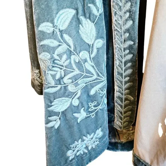 Anthropologie Floriana floral embroidered velvet cardigan size 1x - Picture 4 of 6
